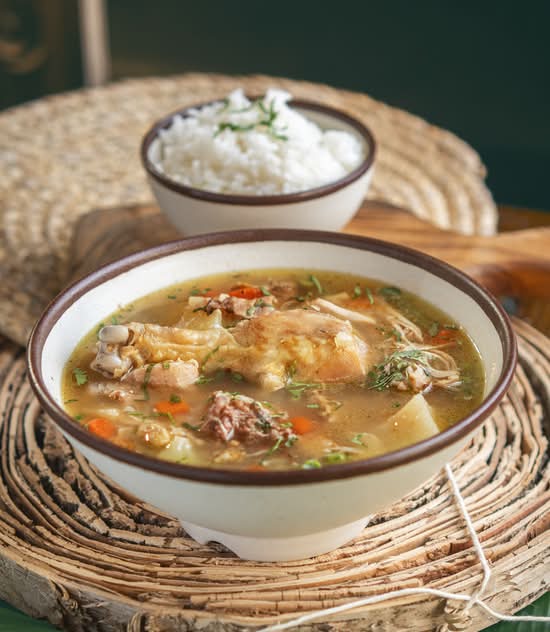 Sopa De Pollo / Chicken Soup (Large)