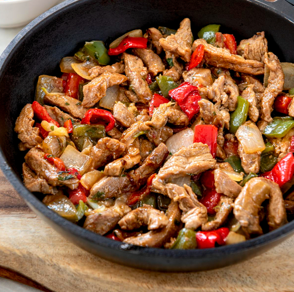 Pepper Steak with Onion / Bistec a la Pimienta con Cebolla
