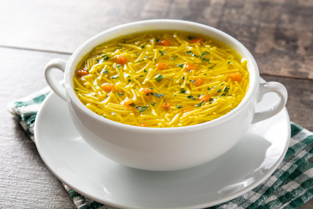 Chicken Noodle Soup/ Sopa de Fideos con Pollo