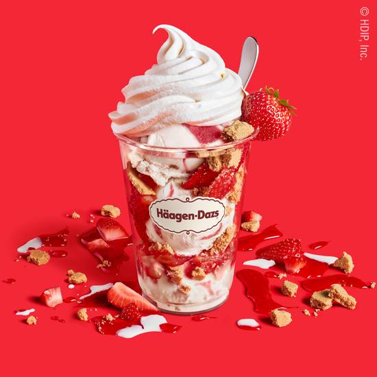 New York Strawberry Cheesecake Dazzler Sundae