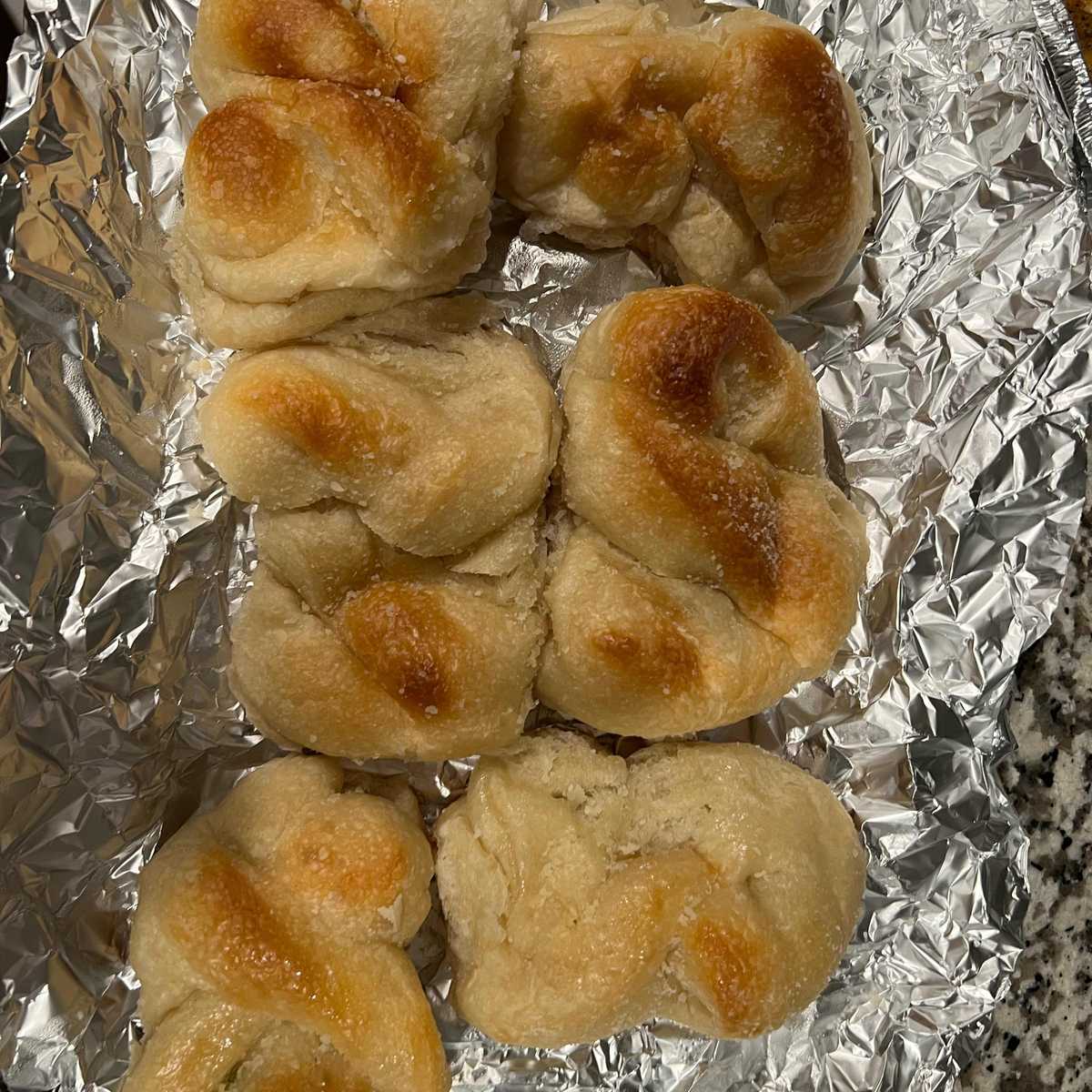 Homemade Garlic Rolls (6)